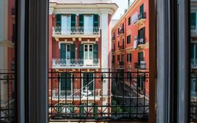 Astroom Apartments